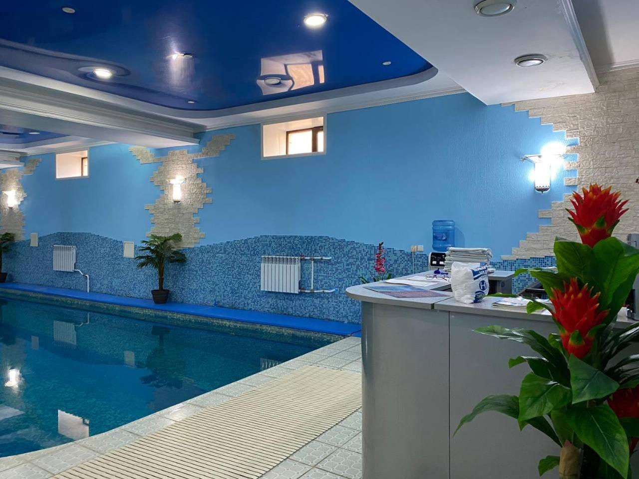 Deluxe Spa-Hotel Ustʼ-Kamenogorsk Esterno foto